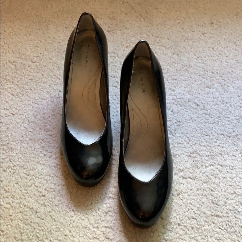 7.5 black heels - Picture 2 of 4